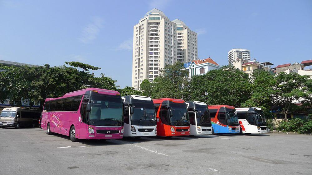 Xe chuyên chở khách du lịch theo tour